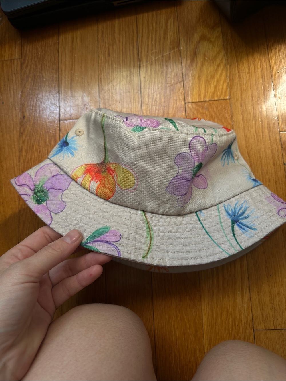 Banks Journal floral bucket hat